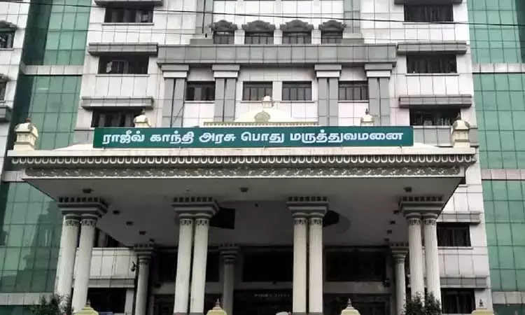 ராஜீவ்காந்தி அரசு ஆஸ்பத்திரியில் மோட்டார் சைக்கிள் திருடும் கும்பல் கைது