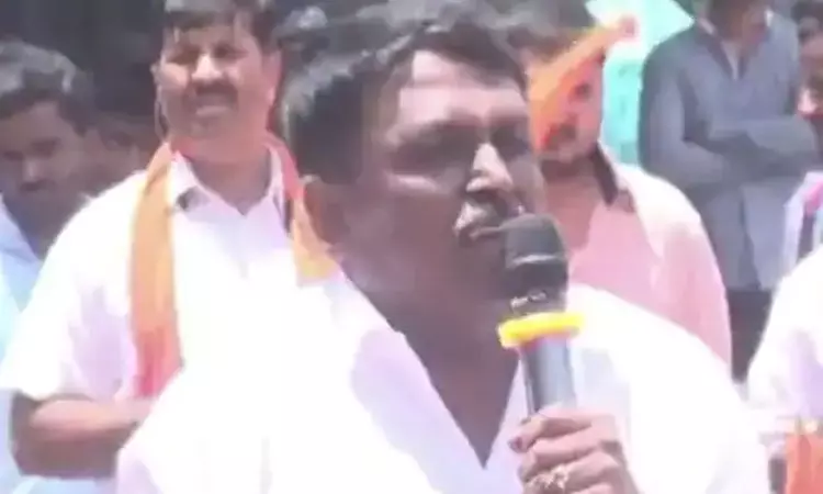 குர் ஆன் படிப்பவர்கள் பயங்கரவாதிகள் கர்நாடகாவில் இந்து அமைப்பு தலைவர் பேச்சால் சர்ச்சை குர் ஆன் படிப்பவர்கள் பயங்கரவாதிகள் கர்நாடகாவில் இந்து அமைப்பு தலைவர் பேச்சால் சர்ச்சை