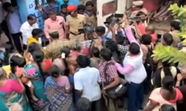 கடன் தொல்லை: புதுச்சேரியில் ஒரே குடும்பத்தை சேர்ந்த 4 பேர் தற்கொலை...!