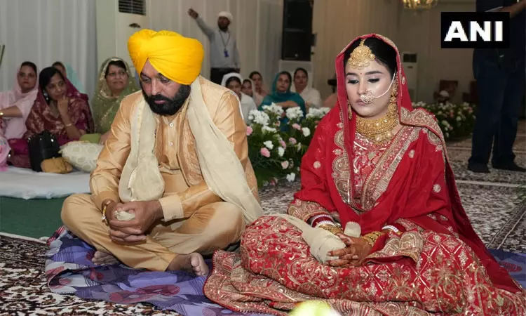 எளிமையாக நடைபெற்ற பஞ்சாப் முதல்-மந்திரி பகவந்த் மானின் இரண்டாவது திருமணம்! மருத்துவரை கரம்பிடித்தார்..! எளிமையாக நடைபெற்ற பஞ்சாப் முதல்-மந்திரி பகவந்த் மானின் இரண்டாவது திருமணம்! மருத்துவரை கரம்பிடித்தார்..!