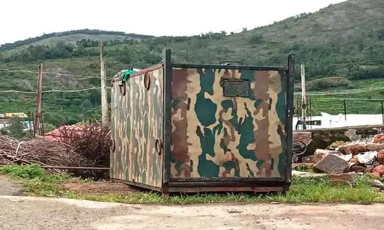 கோத்தகிரி அருகே தொடர் அட்டகாசம்:  கரடியை பிடிக்க கூண்டு வைப்பு-வனத்துறையினர் நடவடிக்கை