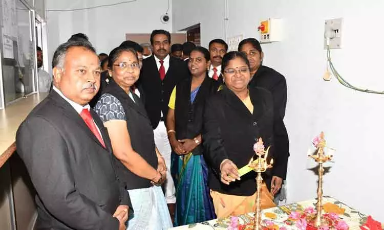 வழக்குகள் மின்னணு முறையில் பதிவு செய்யும் உதவி மையங்கள் வழக்குகள் மின்னணு முறையில் பதிவு செய்யும் உதவி மையங்கள்