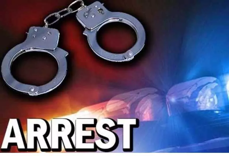 மது அருந்த பணம் கொடுக்காததால் ஆத்திரம்: முதியவர் அடித்து கொலை; மகன் கைது