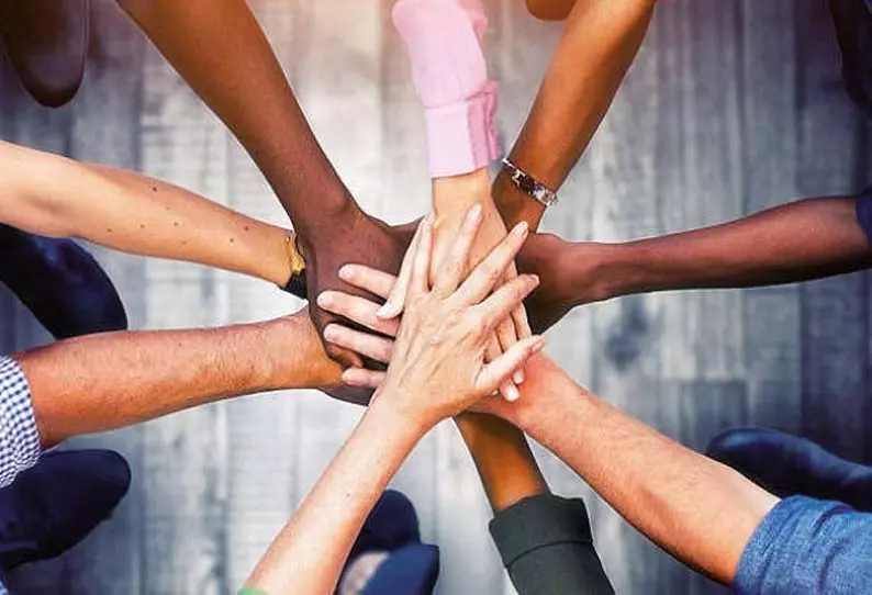 ஒற்றுமையை வளர்த்து சமூகத்தை பாதுகாப்போம் ஒற்றுமையை வளர்த்து சமூகத்தை பாதுகாப்போம்