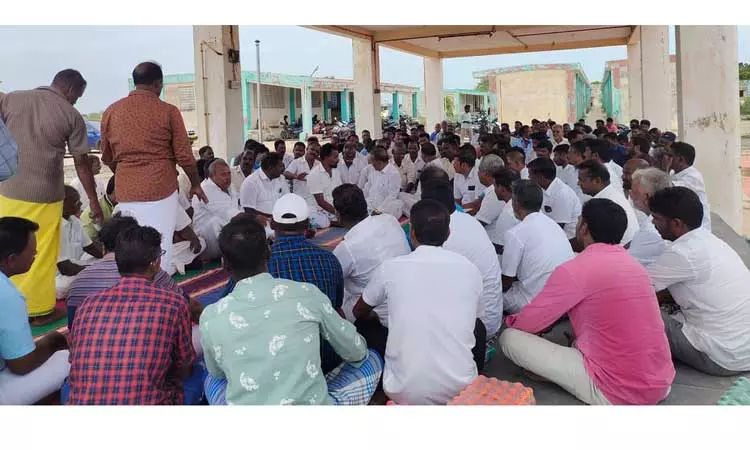 சாமியார்பேட்டையில்  சுருக்குமடி வலைக்கு எதிராக நாளை மறுநாள் ஆர்ப்பாட்டம்  மீனவர்கள் கூட்டத்தில் தீர்மானம்