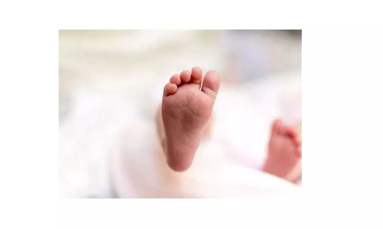 ஒரே பிரசவத்தில் 3 குழந்தைகளை பெற்ற பெண் ஒரே பிரசவத்தில் 3 குழந்தைகளை பெற்ற பெண்