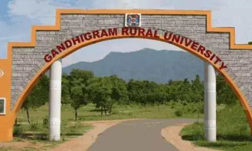 காந்தி கிராம பல்கலைக்கழக துணை வேந்தராக குர்மித்சிங் நியமனம்; எதிர்ப்பு தெரிவித்து ஆட்சிமன்ற குழு உறுப்பினர்கள் 3 பேர் ராஜினாமா