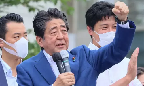 தேர்தல் பிரசாரம் செய்தபோது ஜப்பான் முன்னாள் பிரதமர் அபே சுட்டுக்கொலை உலக தலைவர்கள் இரங்கல் தேர்தல் பிரசாரம் செய்தபோது ஜப்பான் முன்னாள் பிரதமர் அபே சுட்டுக்கொலை உலக தலைவர்கள் இரங்கல்