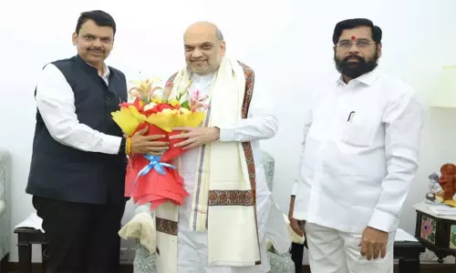 மத்திய மந்திரி அமித்ஷா உடன் மராட்டிய முதல்-மந்திரி மற்றும் துணை முதல்-மந்திரி சந்திப்பு மத்திய மந்திரி அமித்ஷா உடன் மராட்டிய முதல்-மந்திரி மற்றும் துணை முதல்-மந்திரி சந்திப்பு