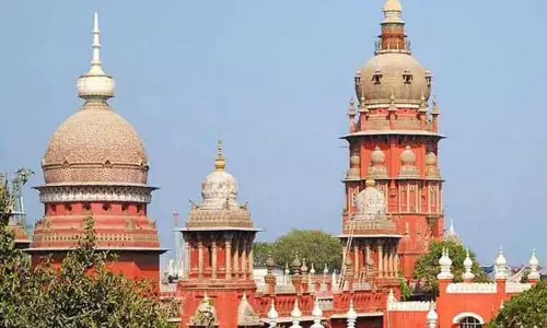 அரசு பணிகளில் இருந்து தாமாக விலகுபவர்களின் முந்தைய பணிப்பயன்களை கணக்கில் எடுத்துக் கொள்ள முடியாது - ஐகோர்ட் கருத்து