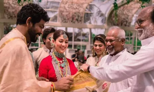 திருமணம் முடிந்து ஒரு மாதம் நிறைவு..! ஷாருக்கான் மற்றும் ரஜினிகாந்த் வாழ்த்திய படங்களை வெளியிட்ட விக்னேஷ் சிவன் திருமணம் முடிந்து ஒரு மாதம் நிறைவு..! ஷாருக்கான் மற்றும் ரஜினிகாந்த் வாழ்த்திய படங்களை வெளியிட்ட விக்னேஷ் சிவன்
