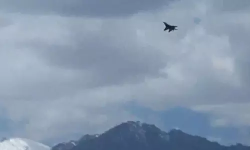 லடாக் எல்லை அருகே பறந்து சென்ற சீன போர் விமானம்