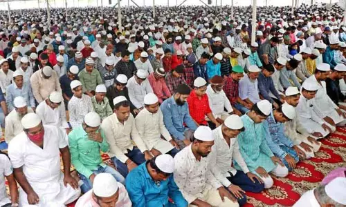 கோவையில் பக்ரீத் பண்டிகை சிறப்பு தொழுகை