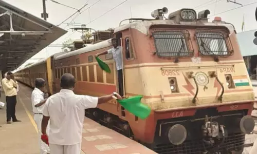 2 ஆண்டுகளாக நிறுத்தப்பட்டிருந்த விழுப்புரம்- மயிலாடுதுறை இடையேயான ரெயில் சேவை மீண்டும் தொடங்கியது