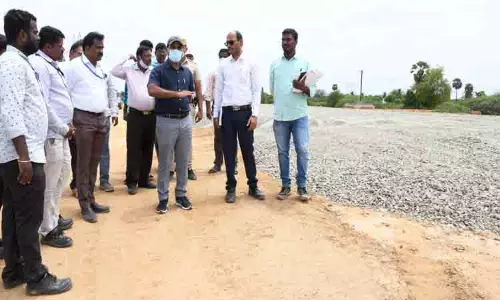 காரைக்குடி-மேலூர் இடையே ரூ.660 கோடியில் 4 வழிச்சாலை அமைக்கும் பணி காரைக்குடி-மேலூர் இடையே ரூ.660 கோடியில் 4 வழிச்சாலை அமைக்கும் பணி