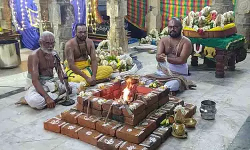 குளித்தலை நீலமேகப்பெருமாள் கோவிலில் 108 கலச பூஜை