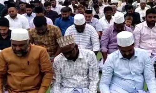 இஸ்லாமியர்கள் சிறப்பு தொழுகை