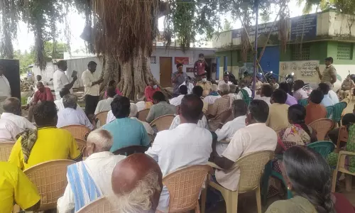 சேலம் விமான நிலையத்திற்கு நிலம் கையகப்படுத்த எதிர்ப்பு -  விவசாயிகள் உண்ணாவிரத போராட்டம்