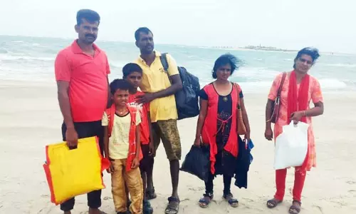 இலங்கையில் இருந்து ரூ.4 லட்சம் கொடுத்து தனுஷ்கோடி வந்த 2 குடும்பம்..!