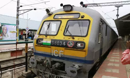 விழுப்புரம்- புதுச்சேரி பயணிகள் ரெயில் சேவை மீண்டும் தொடங்கியது