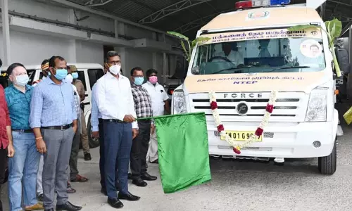 டிஜிட்டல் எக்ஸ்ரே கருவி பொருத்தப்பட்ட மருத்துவ வாகனம் கள்ளக்குறிச்சியில் கலெக்டர் தொடங்கி வைத்தார் டிஜிட்டல் எக்ஸ்ரே கருவி பொருத்தப்பட்ட மருத்துவ வாகனம் கள்ளக்குறிச்சியில் கலெக்டர் தொடங்கி வைத்தார்