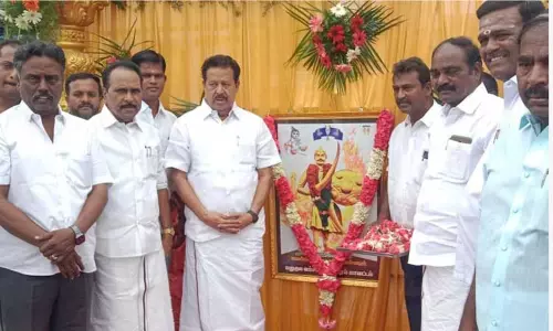 விழுப்புரத்தில் சுதந்திர போராட்ட வீரர் படத்திற்கு அமைச்சர் பொன்முடி மரியாதை