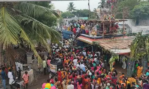 ஆதிகேசவ பெருமாள் கோவிலில் மகா கும்பாபிஷேகம் ஆதிகேசவ பெருமாள் கோவிலில் மகா கும்பாபிஷேகம்