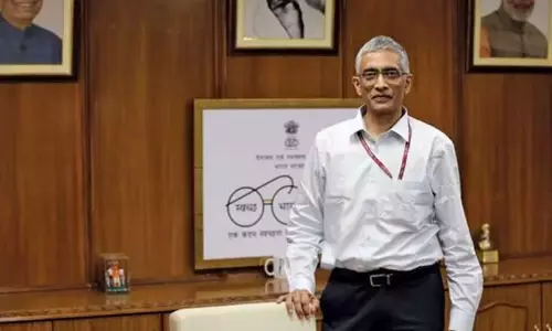 நிதி ஆயோக் தலைமை செயல் அதிகாரியாக பரமேஸ்வரன் பொறுப்பேற்பு நிதி ஆயோக் தலைமை செயல் அதிகாரியாக பரமேஸ்வரன் பொறுப்பேற்பு