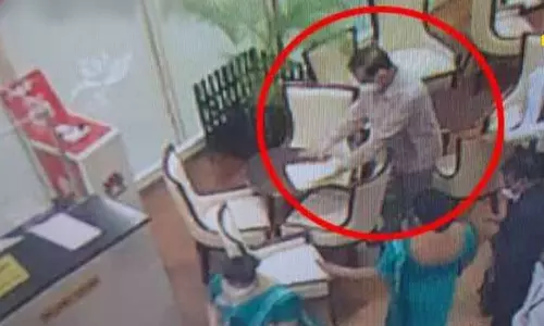 இலங்கை முன்னாள் மந்திரி பசில் ராஜபக்சே அமெரிக்கா தப்பி செல்ல முயற்சி...!