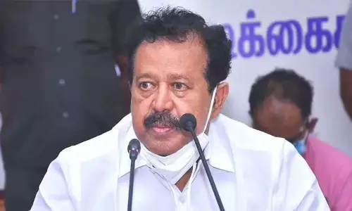 மதுரை காமராஜர் பல்கலைக்கழக பட்டமளிப்பு விழாவை புறக்கணிக்கிறோம் - அமைச்சர் பொன்முடி மதுரை காமராஜர் பல்கலைக்கழக பட்டமளிப்பு விழாவை புறக்கணிக்கிறோம் - அமைச்சர் பொன்முடி