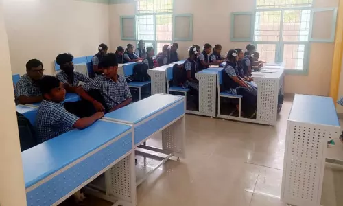 ரூ.9.8 கோடி மதிப்பீட்டில் சென்னைப் பள்ளிகளுக்கு நவீன மேஜைகள் கொள்முதல் - சென்னை மாநகராட்சி அறிவிப்பு ரூ.9.8 கோடி மதிப்பீட்டில் சென்னைப் பள்ளிகளுக்கு நவீன மேஜைகள் கொள்முதல் - சென்னை மாநகராட்சி அறிவிப்பு