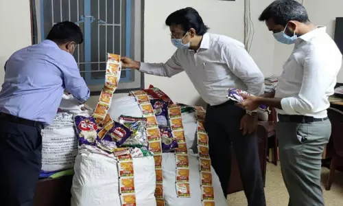 65 கிலோ புகையிலை பொருட்கள் பறிமுதல்  உணவு பாதுகாப்பு அதிகாரி நடவடிக்கை