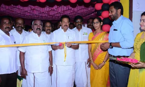 திண்டிவனத்தில்  கவுதம் புட்ஸ் உயர்தர உணவகம் திறப்பு விழா  அமைச்சர்கள் பொன்முடி, செஞ்சி மஸ்தான் பங்கேற்பு