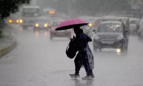 மராட்டியத்தில் கனமழை; 5 மாவட்டங்களுக்கு ரெட் அலார்ட் எச்சரிக்கை மராட்டியத்தில் கனமழை; 5 மாவட்டங்களுக்கு ரெட் அலார்ட் எச்சரிக்கை
