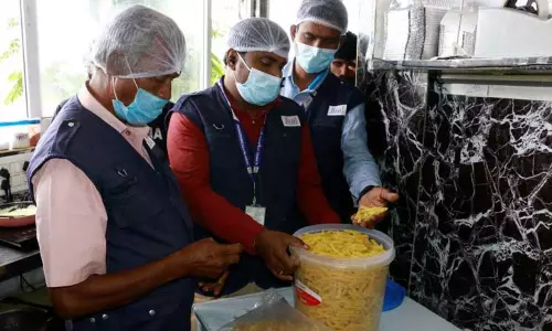 பாஸ்தா சாப்பிட்ட கல்லூரி மாணவி சாவு:  விழுப்புரம் ஓட்டலில் அதிகாரிகள் ஆய்வு