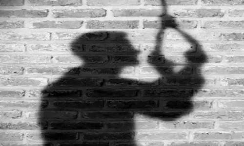 தூக்குப்போட்டு வாலிபர் தற்கொலை