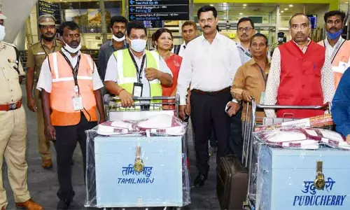 ஜனாதிபதி தேர்தலுக்கான வாக்குப் பெட்டிகள் சென்னை வந்தன ஜனாதிபதி தேர்தலுக்கான வாக்குப் பெட்டிகள் சென்னை வந்தன