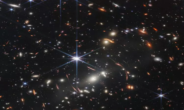 ஜேம்ஸ் வெப் விண்வெளி தொலைநோக்கியின் முதல் வண்ணப்படம் வெளியீடு...! ஜேம்ஸ் வெப் விண்வெளி தொலைநோக்கியின் முதல் வண்ணப்படம் வெளியீடு...!