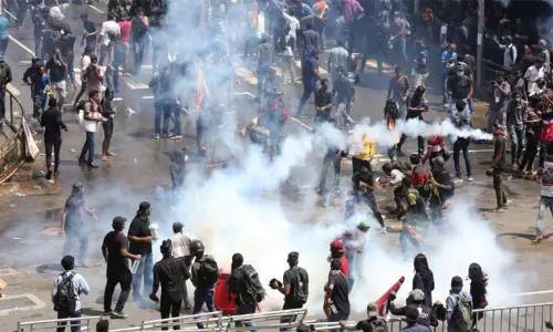 இலங்கையில் மீண்டும் அவசரநிலை பிரகடனம்