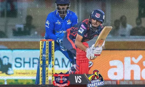 டி.என்.பி.எல் : சேலம் அணிக்கு 136 ரன்கள் இலக்கு நிர்ணயித்தது திருப்பூர் அணி டி.என்.பி.எல் : சேலம் அணிக்கு 136 ரன்கள் இலக்கு நிர்ணயித்தது திருப்பூர் அணி