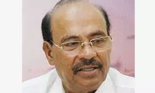 பா.ம.க. நிறுவனர்  டாக்டர் ராமதாசுக்கு கொரோனா  தைலாபுரம் தோட்டத்தில் தனிமைப்படுத்திக்கொண்டார்