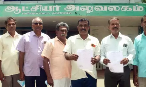 குமரி மாவட்டத்தில் தேங்காய் விலை சரிவை கட்டுப்படுத்த வேண்டும்;கலெக்டர் அலுவலகத்தில் மனு குமரி மாவட்டத்தில் தேங்காய் விலை சரிவை கட்டுப்படுத்த வேண்டும்;கலெக்டர் அலுவலகத்தில் மனு