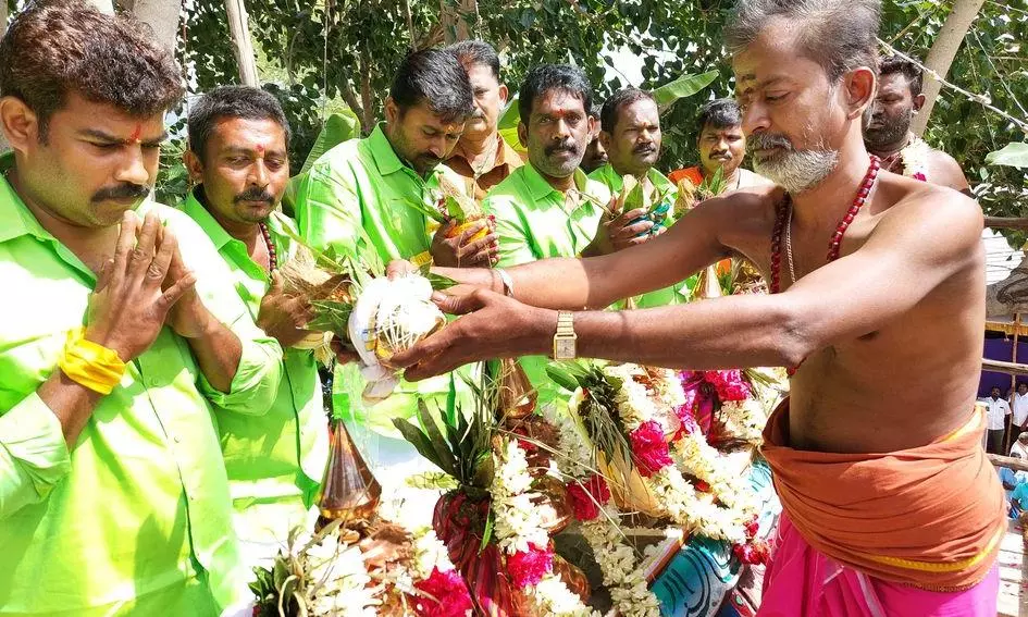 வேடசந்தூர் போலீஸ் குடியிருப்பு விநாயகர் கோவிலில் கும்பாபிஷேகம் வேடசந்தூர் போலீஸ் குடியிருப்பு விநாயகர் கோவிலில் கும்பாபிஷேகம்