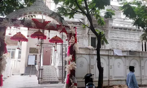 கீழ்ப்பாக்கம் ஜெயின் கோவிலில் துணிகரம்: 44 பவுன் தங்க பூஜை பொருட்கள் கொள்ளை கீழ்ப்பாக்கம் ஜெயின் கோவிலில் துணிகரம்: 44 பவுன் தங்க பூஜை பொருட்கள் கொள்ளை