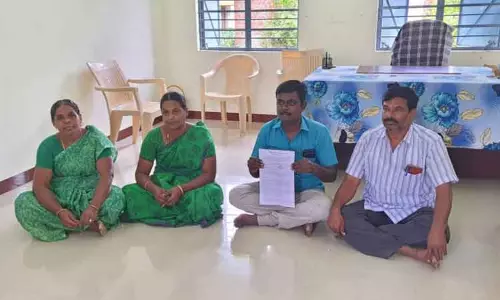 ஊராட்சி நிர்வாகத்தை கண்டித்து ஊஞ்சவேலாம்பட்டியில் கவுன்சிலர்கள் உள்ளிருப்பு போராட்டம்