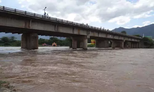 கன மழை: பில்லூர் அணையில் இருந்து தண்ணீர் திறப்பு; பவானி ஆற்றில் வெள்ளப்பெருக்கு  கரையோர மக்களுக்கு எச்சரிக்கை