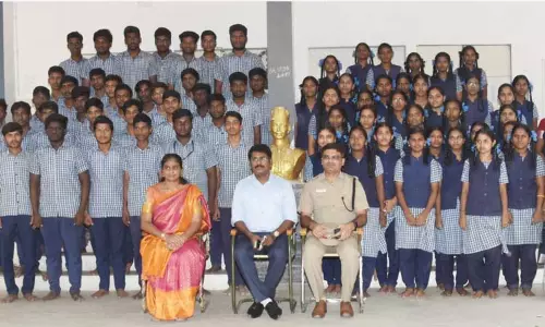 தன்னம்பிக்கை ஒன்றே வெற்றிக்கான அடையாளம்    மாணவர்களுக்கு கலெக்டர் மோகன் அறிவுரை