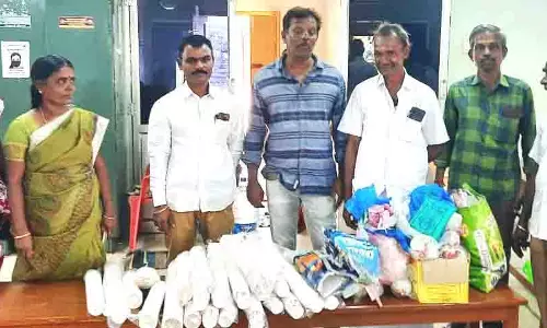 பிளாஸ்டிக் பொருட்கள் பறிமுதல் பிளாஸ்டிக் பொருட்கள் பறிமுதல்