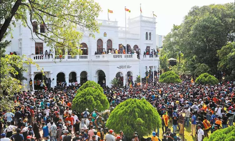 கோத்தபய மாலத்தீவு தப்பி ஓட்டம்: இடைக்கால அதிபராக ரணில் விக்ரமசிங்கே நியமனம் கோத்தபய மாலத்தீவு தப்பி ஓட்டம்: இடைக்கால அதிபராக ரணில் விக்ரமசிங்கே நியமனம்