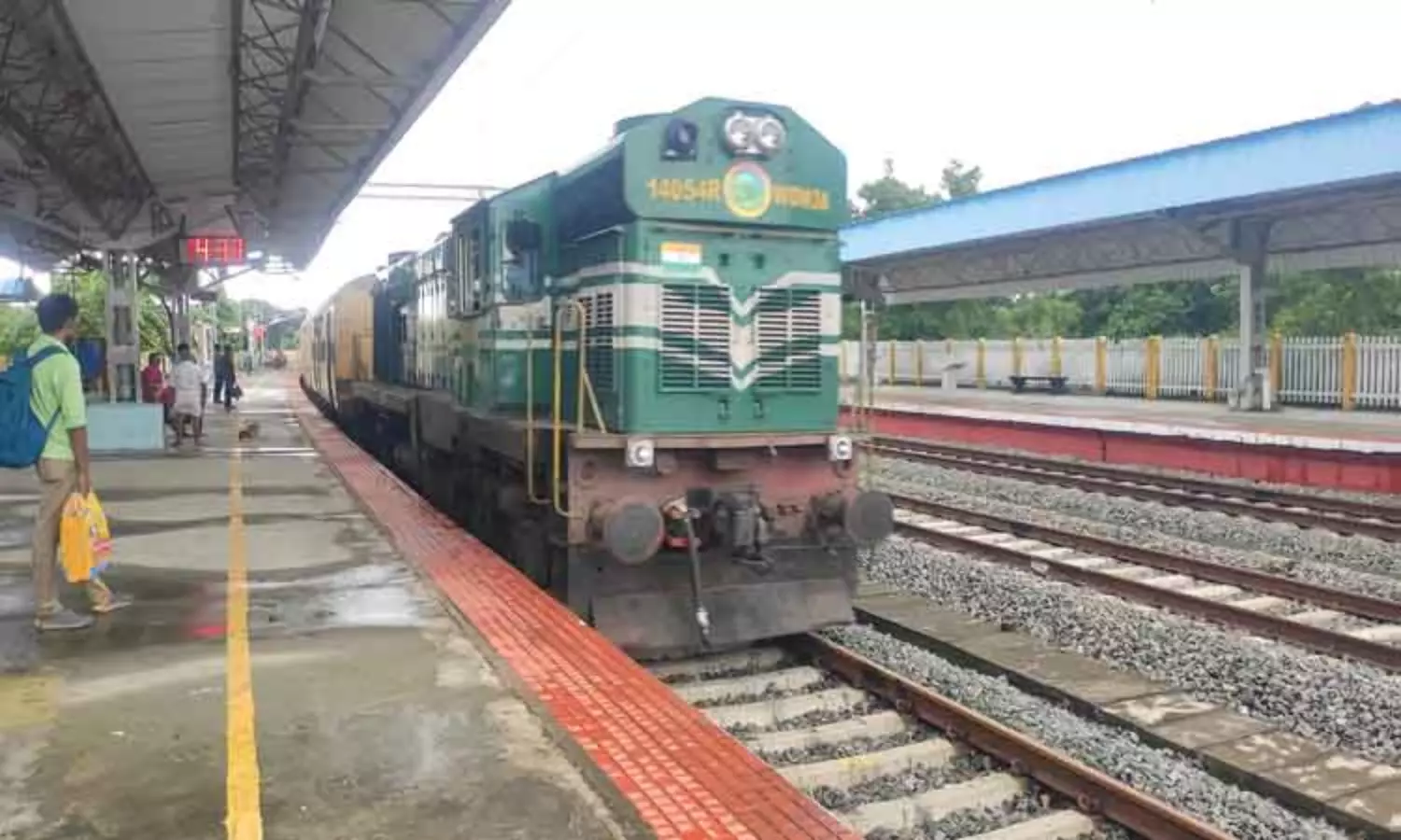 கிணத்துக்கடவு வழியாக கூடுதல் ரெயில்கள் இயக்க வேண்டும்